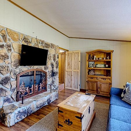 Pine Woods Cabin McHenry Exterior photo