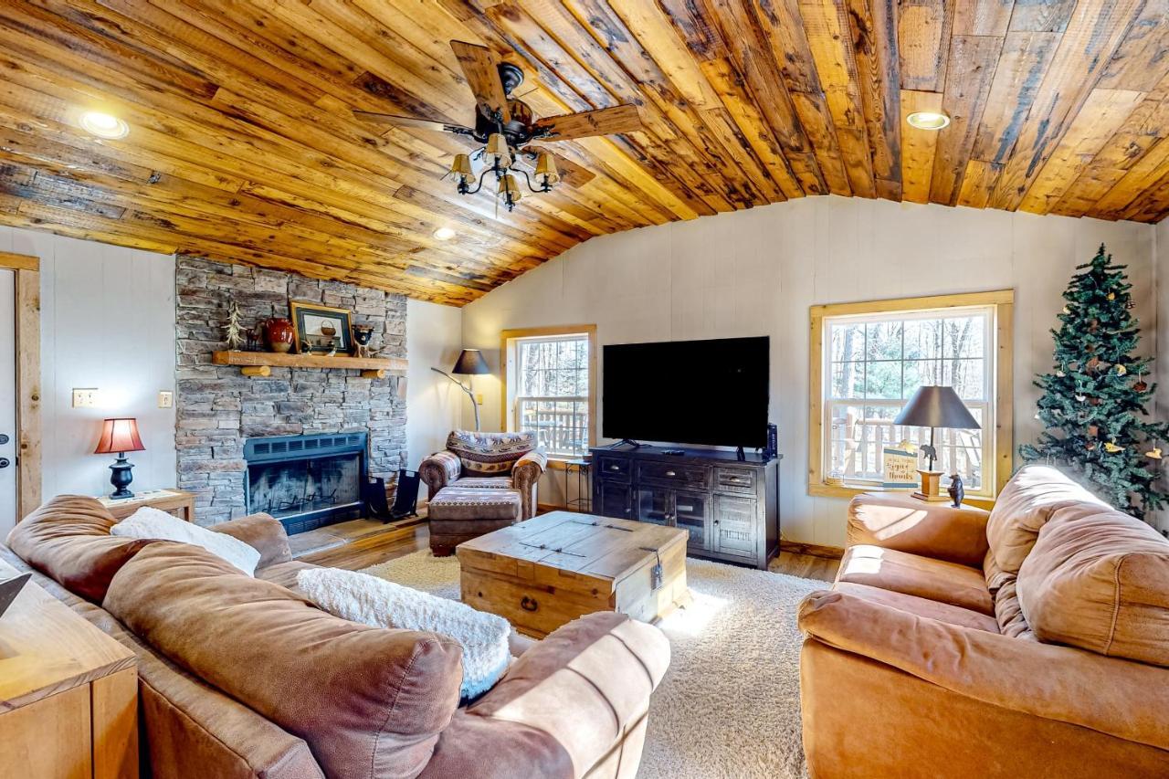Pine Woods Cabin McHenry Exterior photo