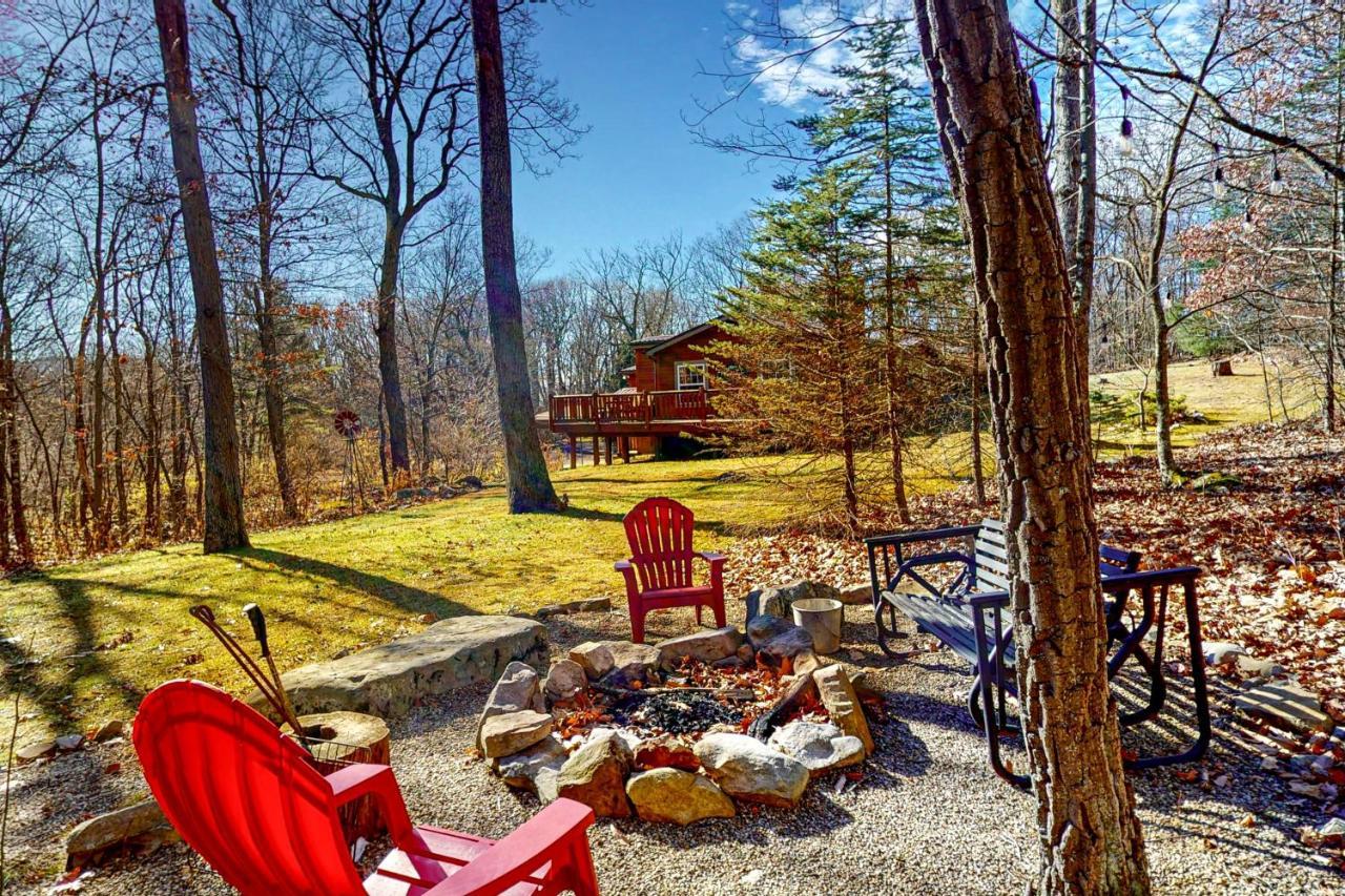 Pine Woods Cabin McHenry Exterior photo