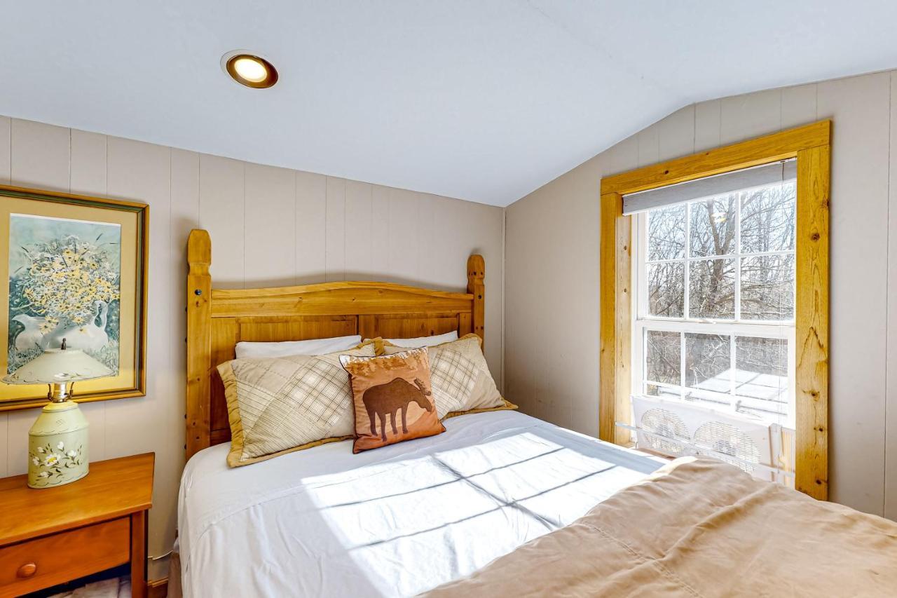 Pine Woods Cabin McHenry Exterior photo