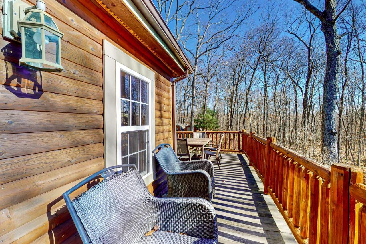 Pine Woods Cabin McHenry Exterior photo