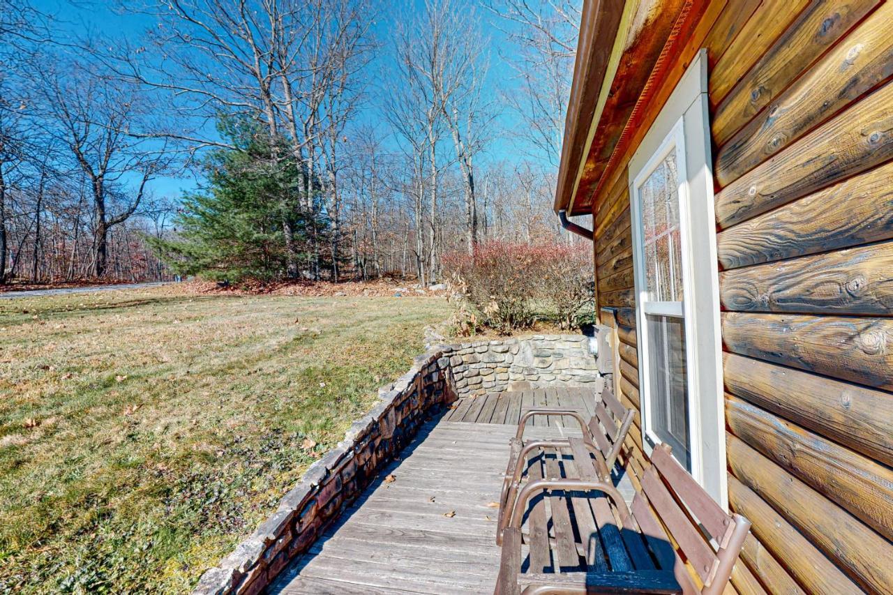 Pine Woods Cabin McHenry Exterior photo